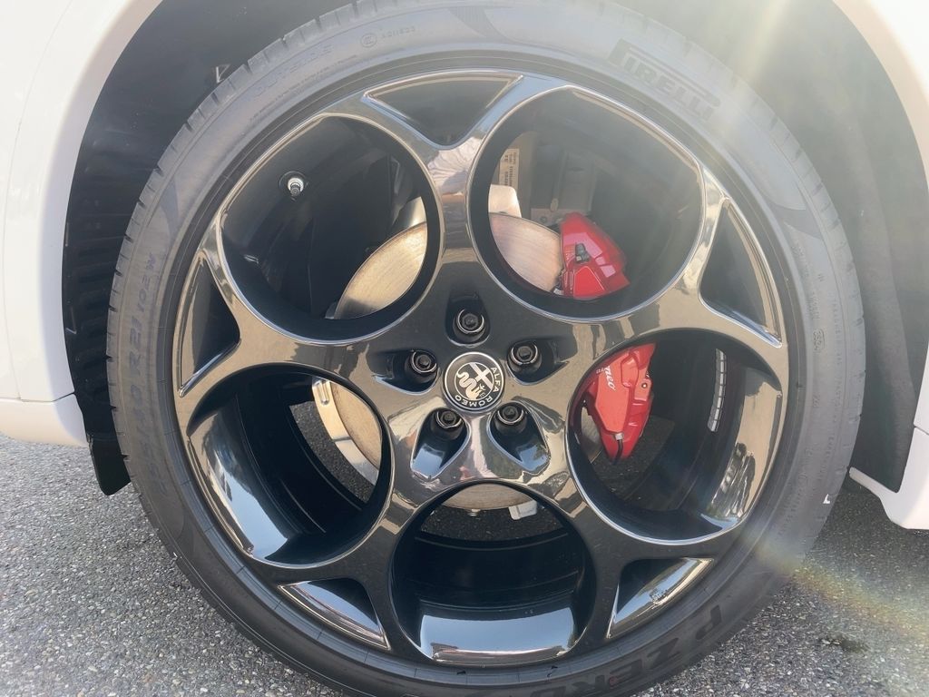 Alfa Romeo Stelvio 2025