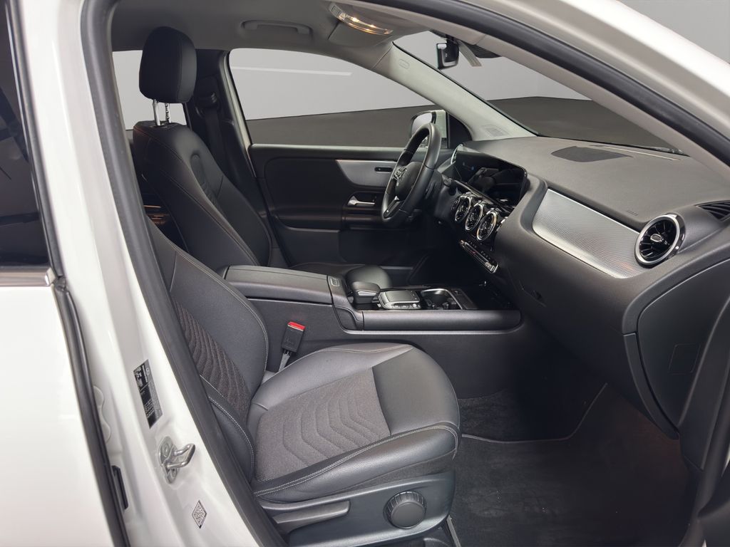 Mercedes-Benz GLA 180 2023