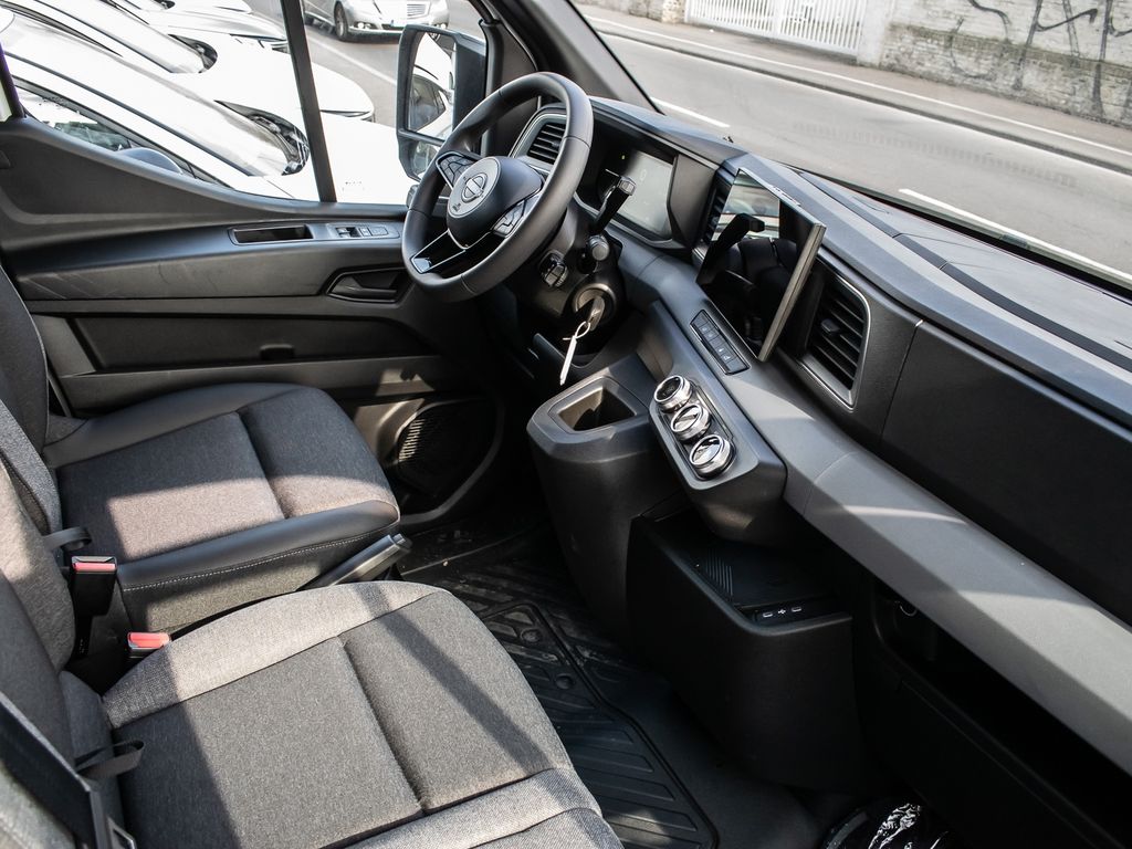 Nissan Interstar 2025