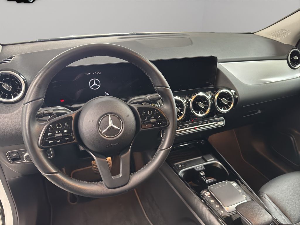 Mercedes-Benz GLA 180 2023