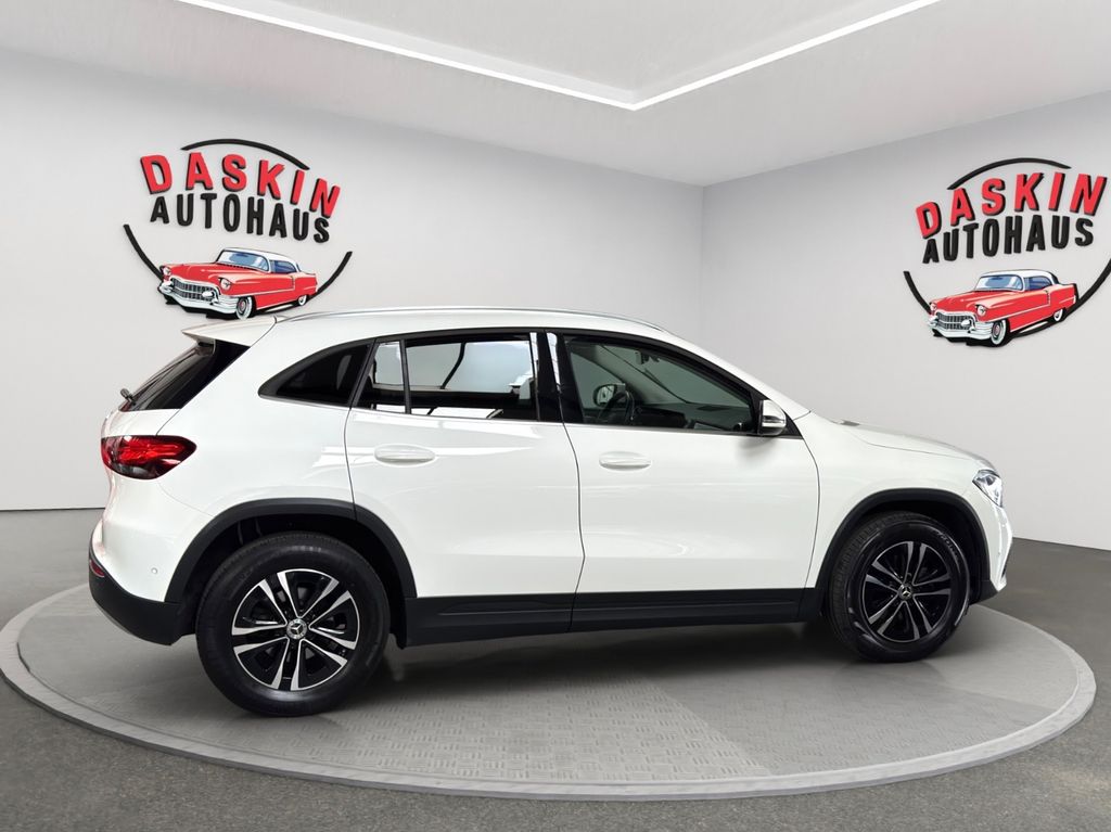 Mercedes-Benz GLA 180 2023