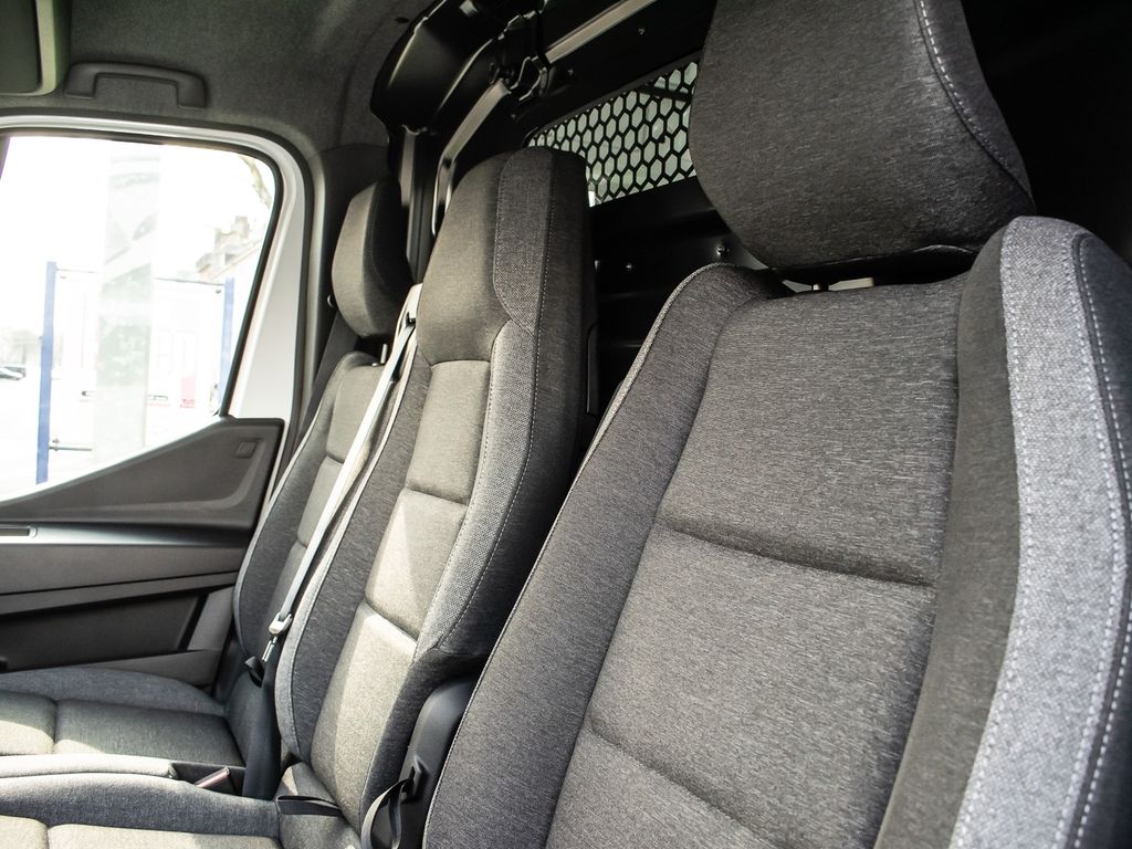 Nissan Interstar 2025