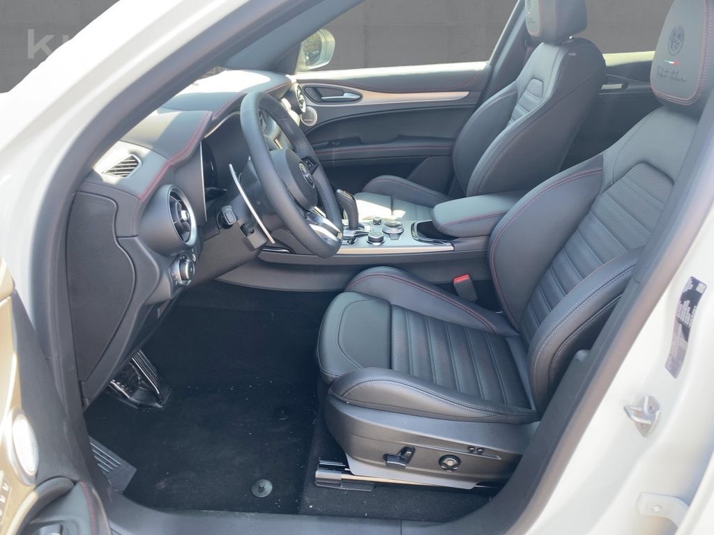 Alfa Romeo Stelvio 2025