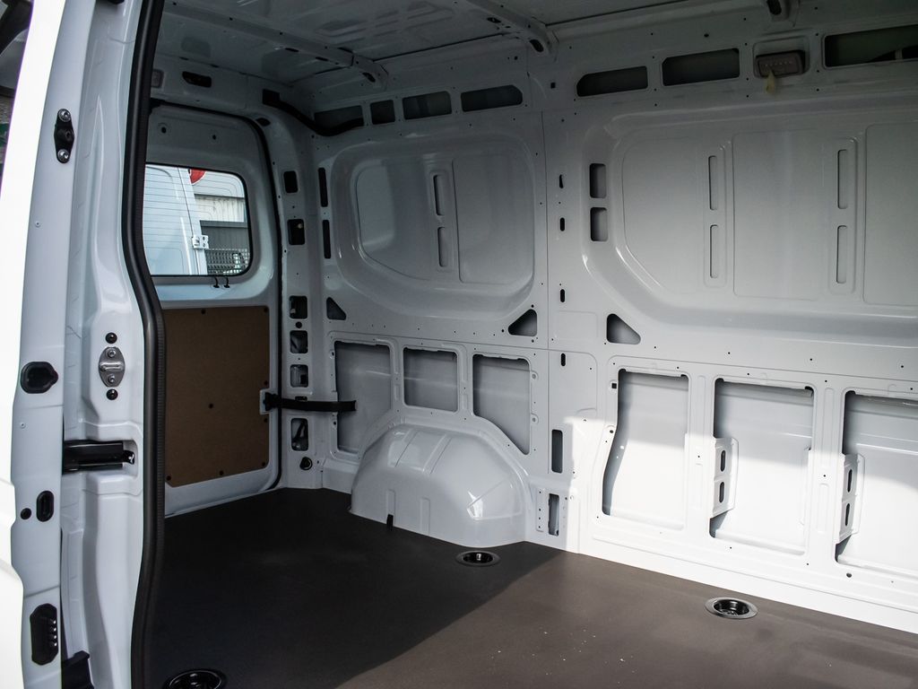 Nissan Interstar 2025