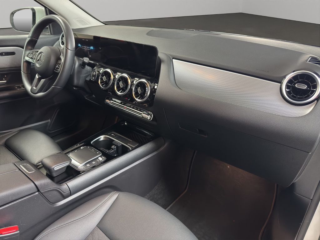 Mercedes-Benz GLA 180 2023