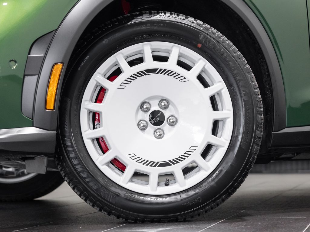 Ford Mustang Mach-E 2025