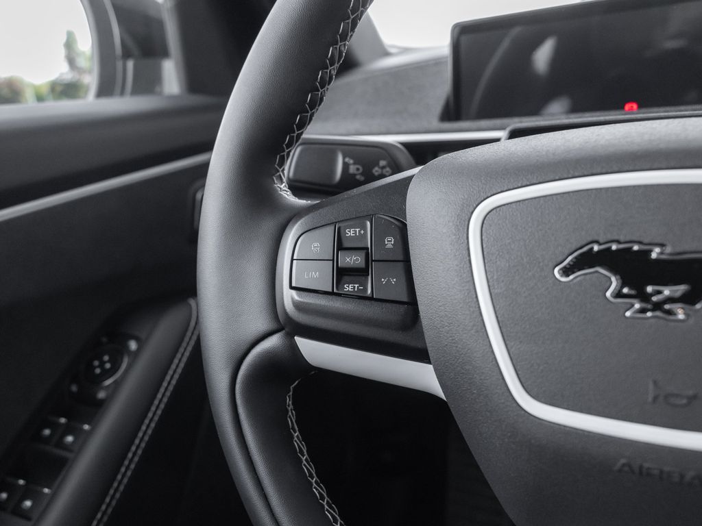 Ford Mustang Mach-E 2025