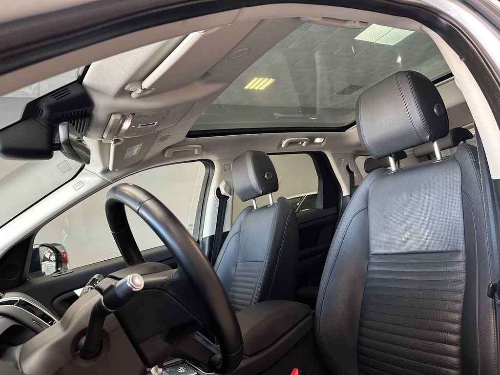 Land Rover Discovery Sport 2021