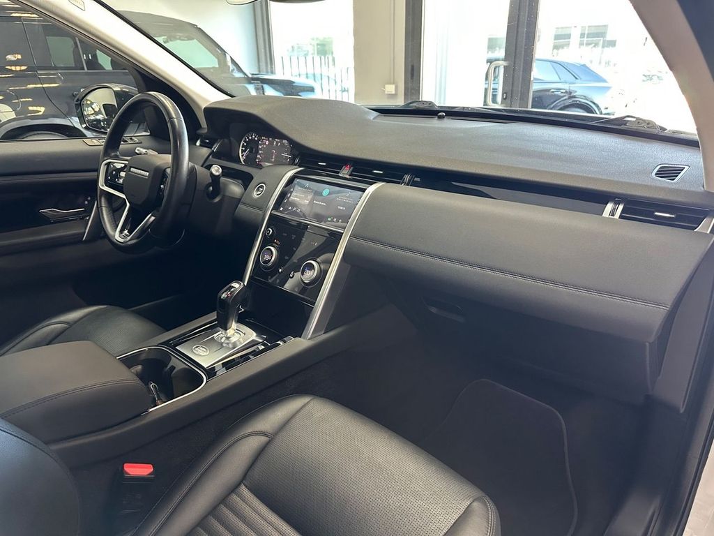 Land Rover Discovery Sport 2021