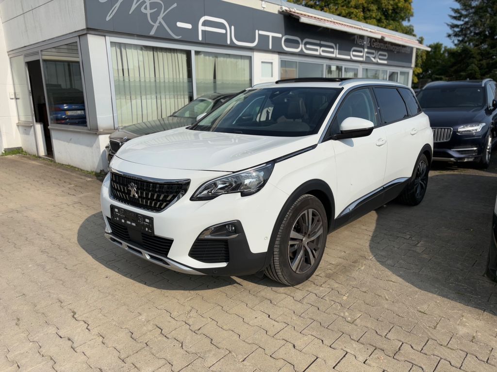 Peugeot 5008 2021