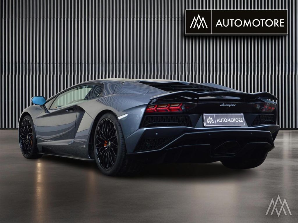 Lamborghini Aventador 2018