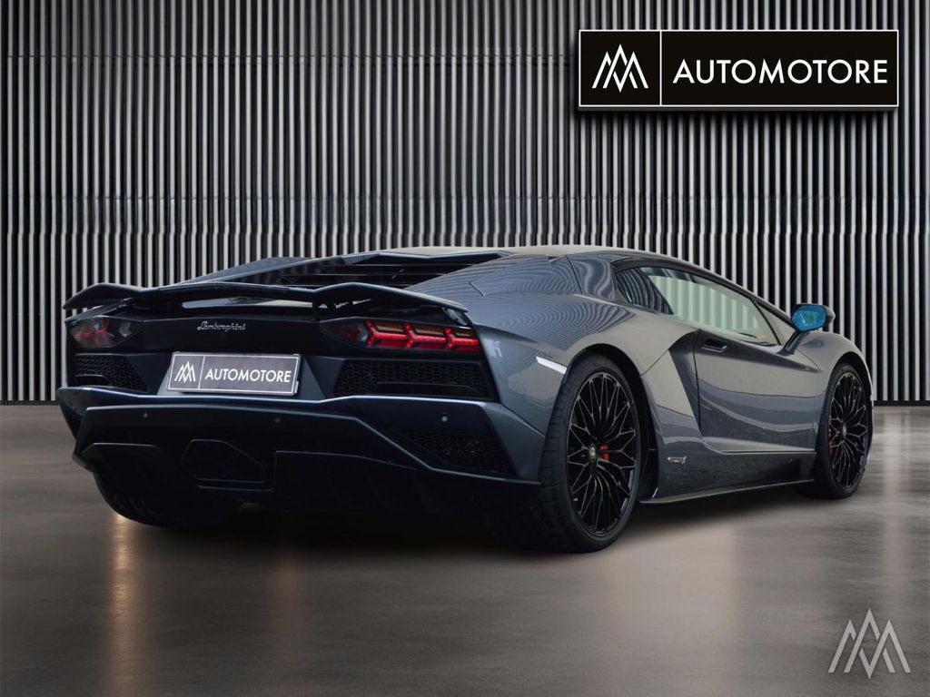 Lamborghini Aventador 2018