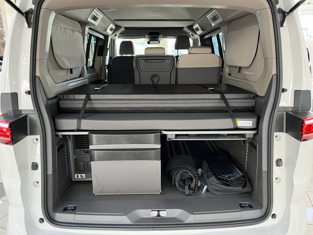 Volkswagen T7 California 2025