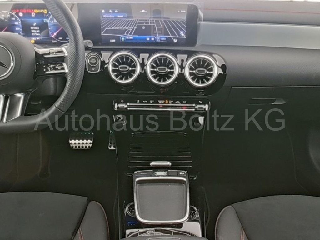 Mercedes-Benz CLA 200 2024