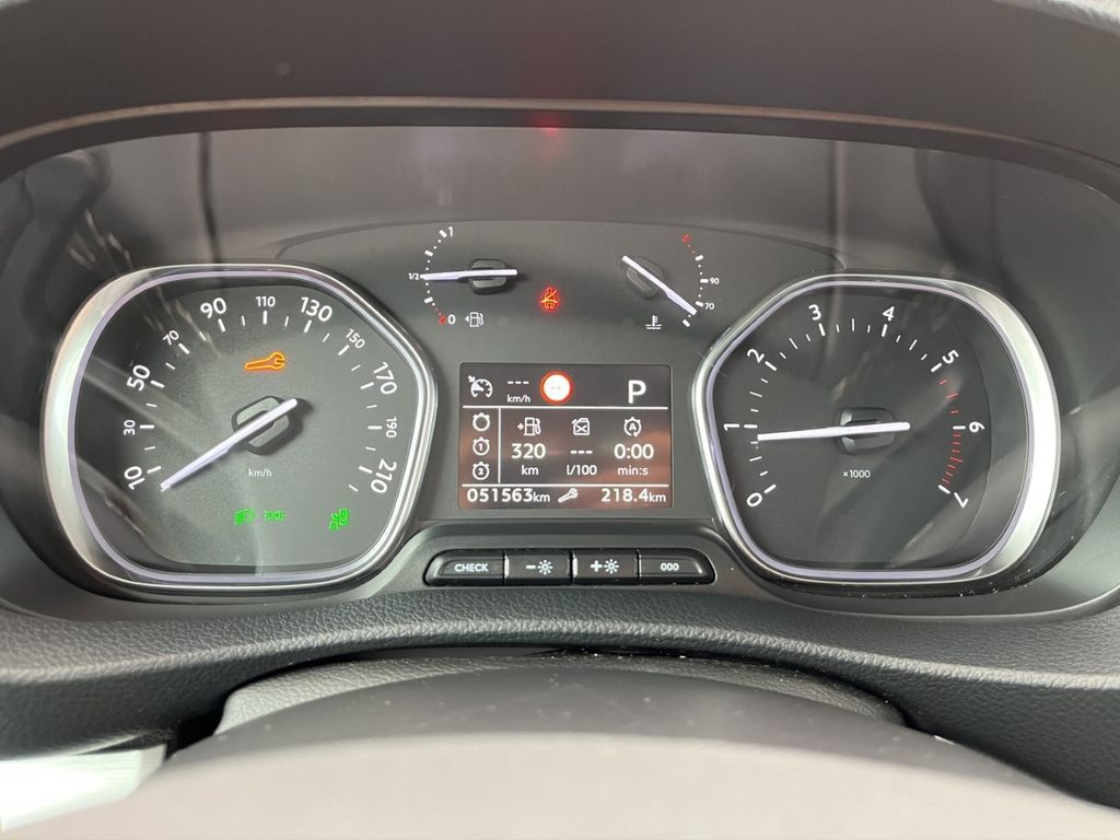 Peugeot Traveller 2021