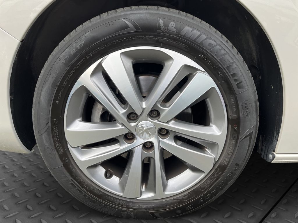 Peugeot Traveller 2021