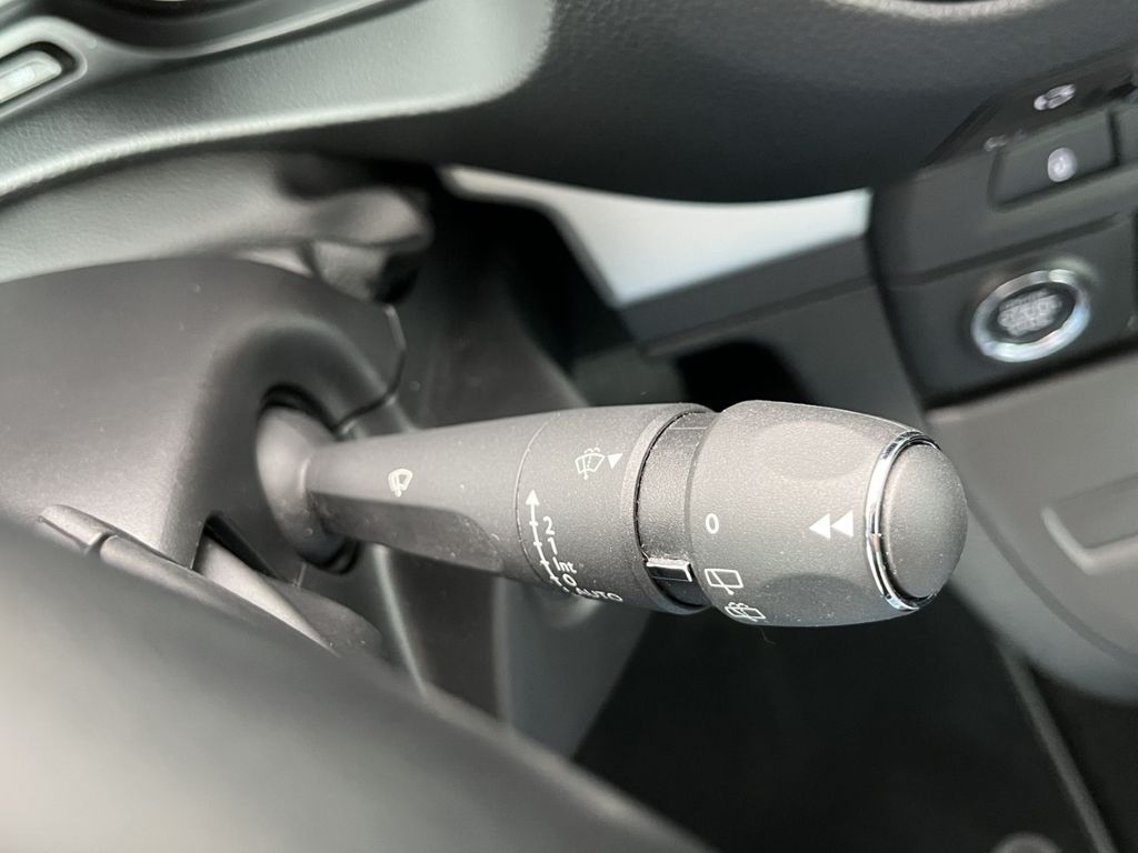 Peugeot Traveller 2021