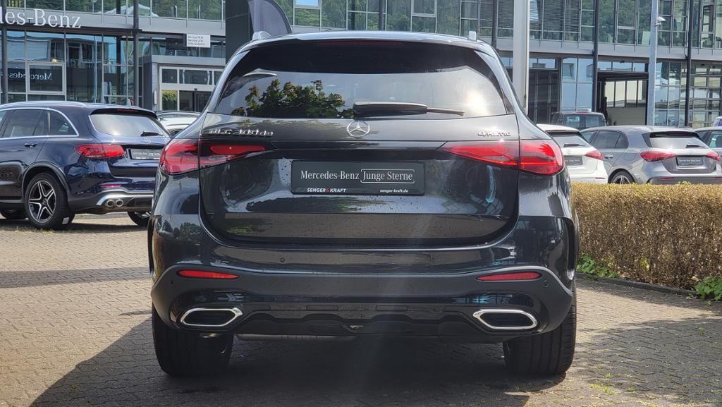 Mercedes-Benz GLC 300 2025