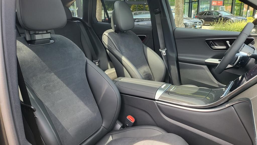 Mercedes-Benz GLC 300 2025