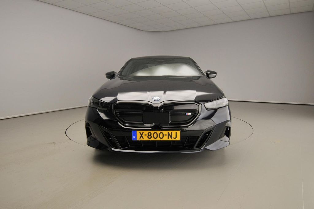 BMW i5 2024