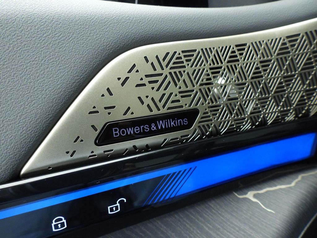 BMW i5 2024