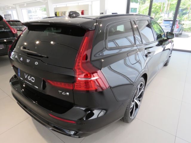 Volvo V60 2025