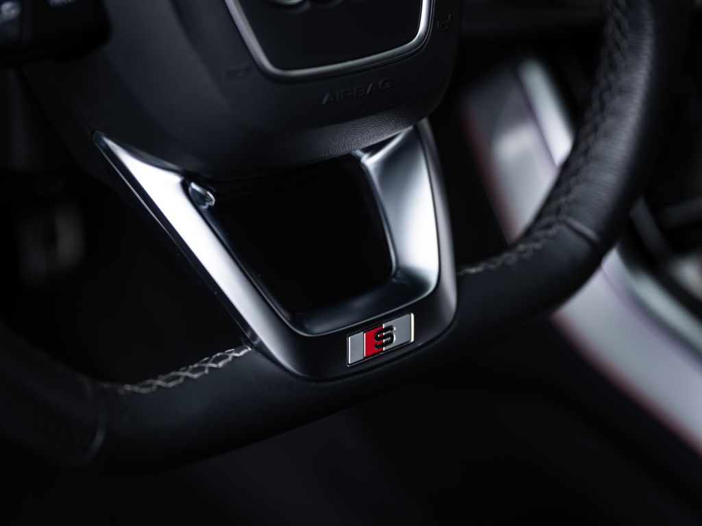 Audi SQ7 2023