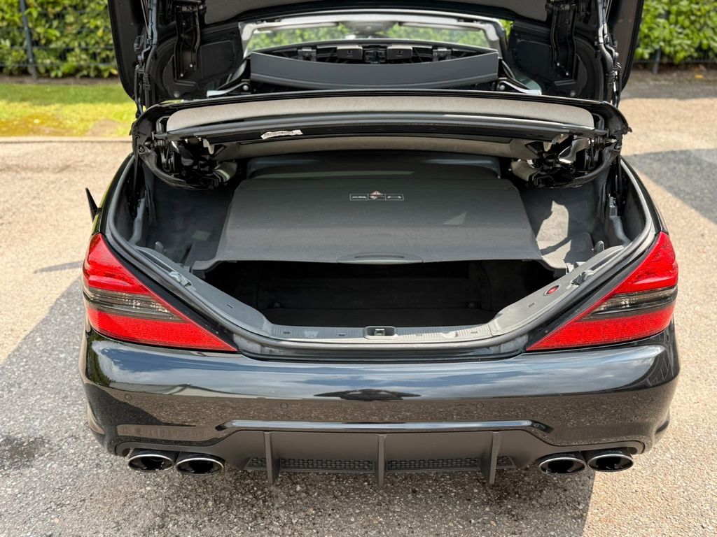 Mercedes-Benz SL 63 AMG 2011