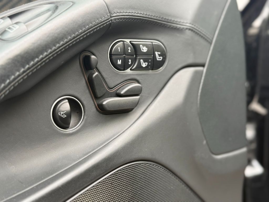 Mercedes-Benz SL 63 AMG 2011