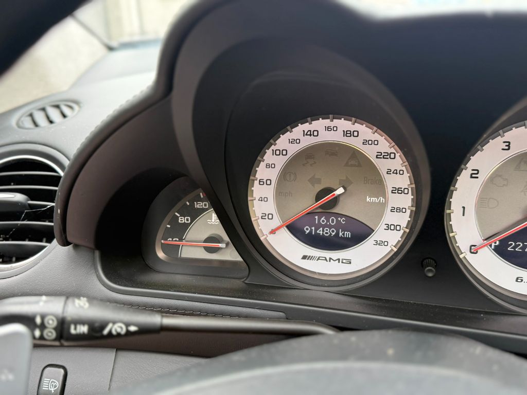 Mercedes-Benz SL 63 AMG 2011