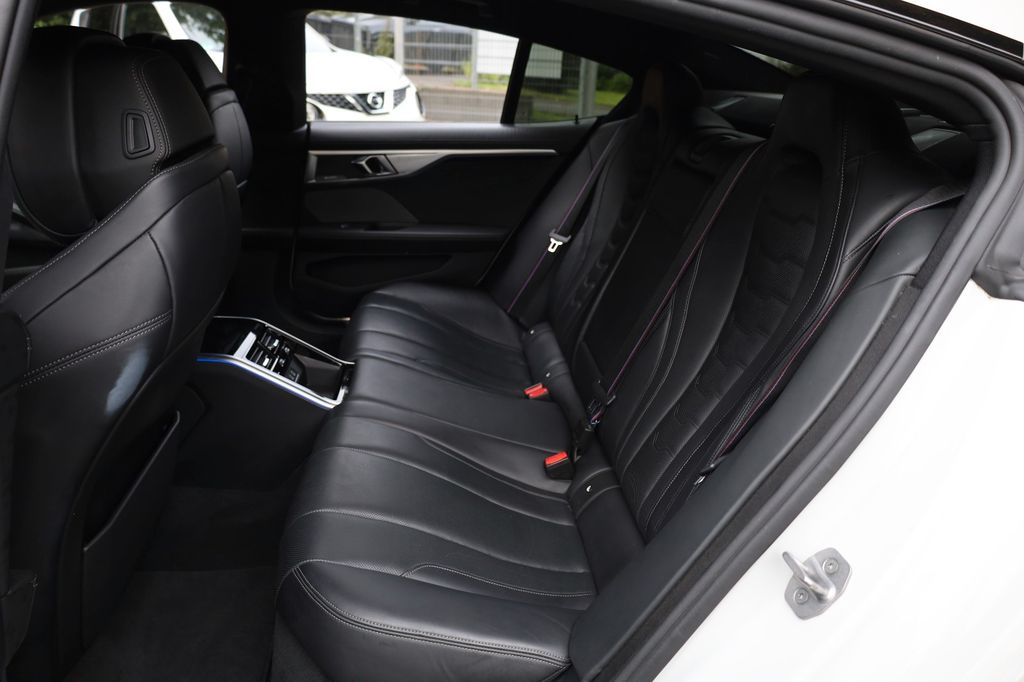 BMW M850 2021