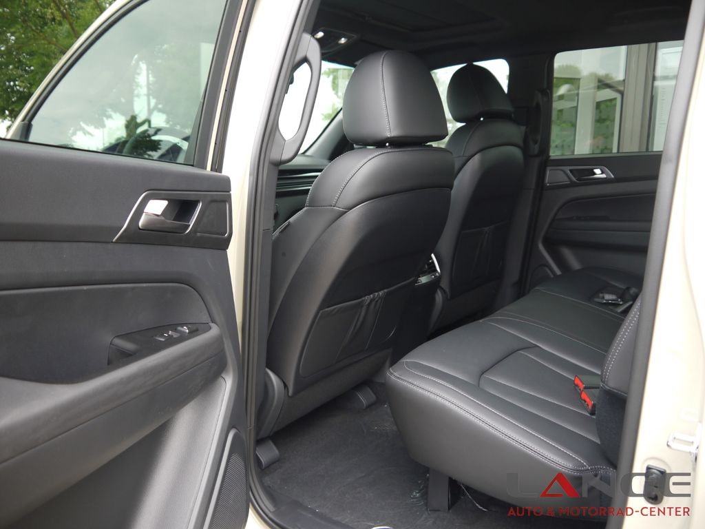 KGM Musso Grand 2025