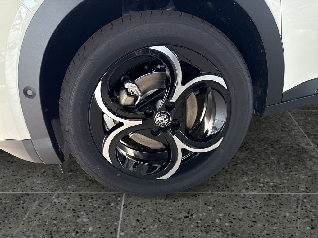 Alfa Romeo Junior 2025