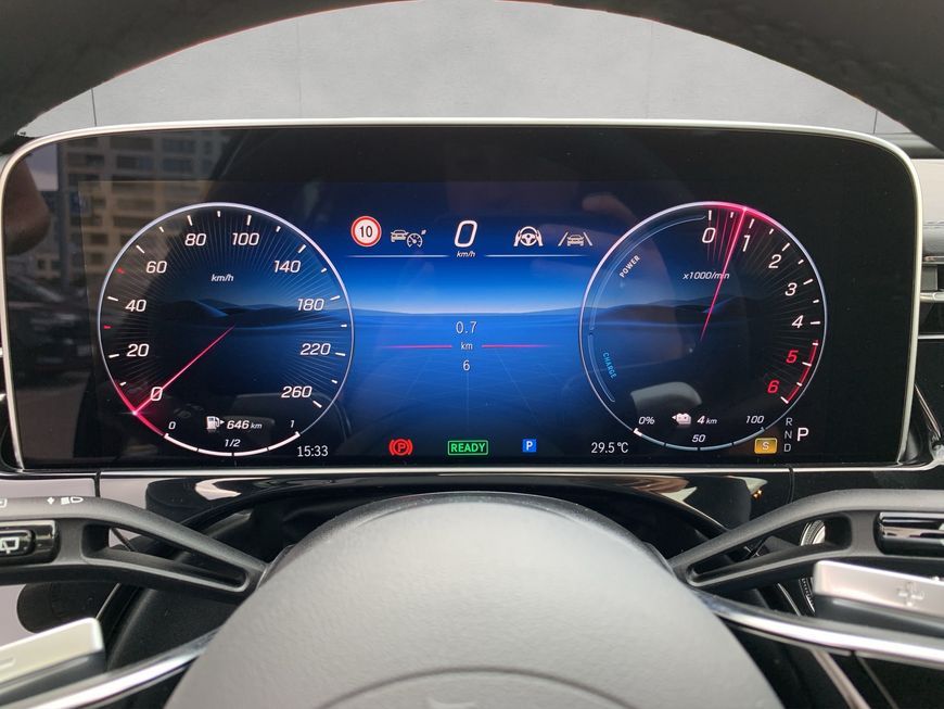 Mercedes-Benz E 300 2025