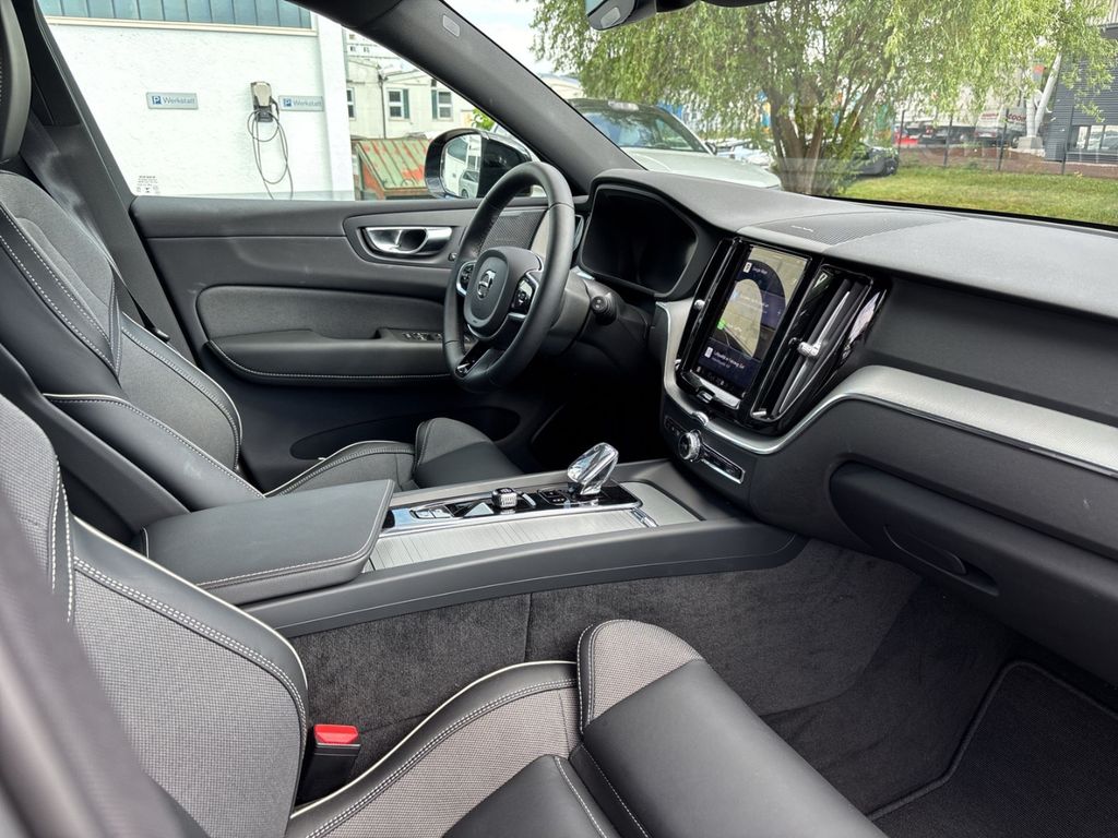 Volvo XC60 2025