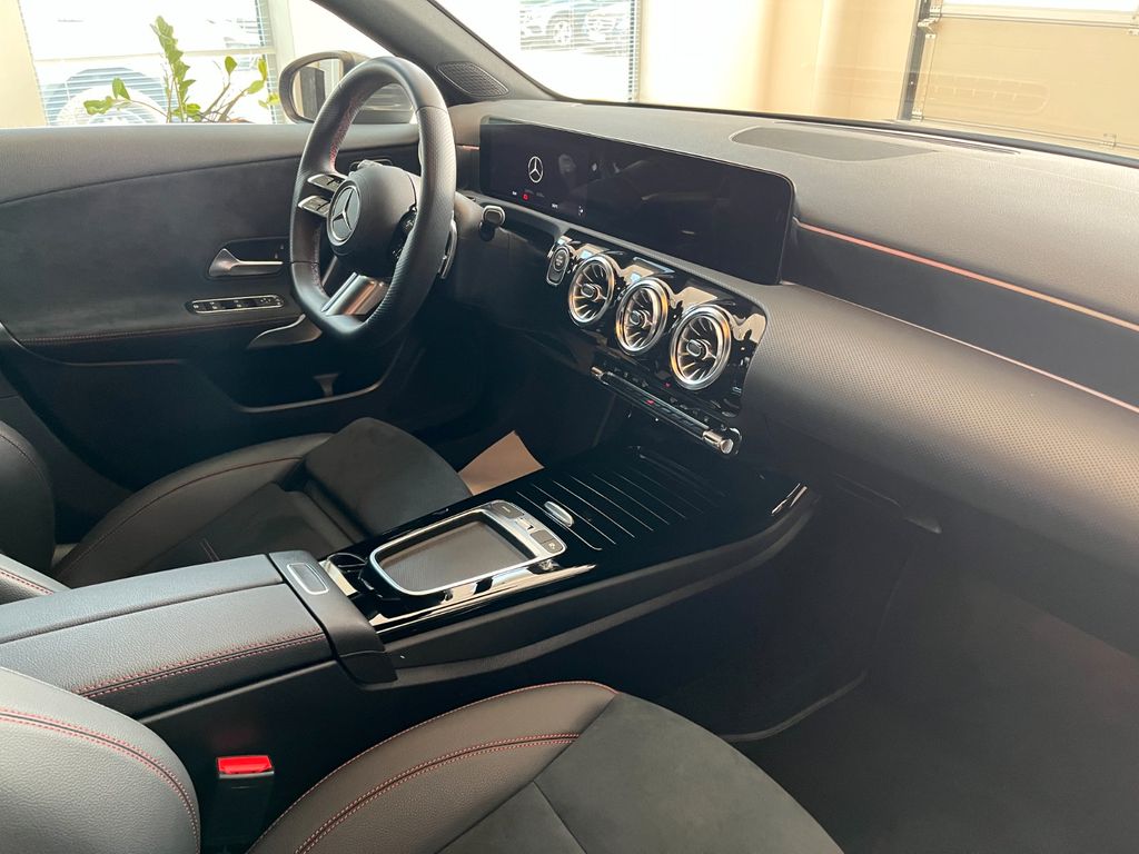 Mercedes-Benz A 250 2024