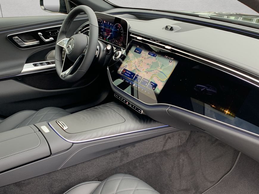 Mercedes-Benz E 300 2025