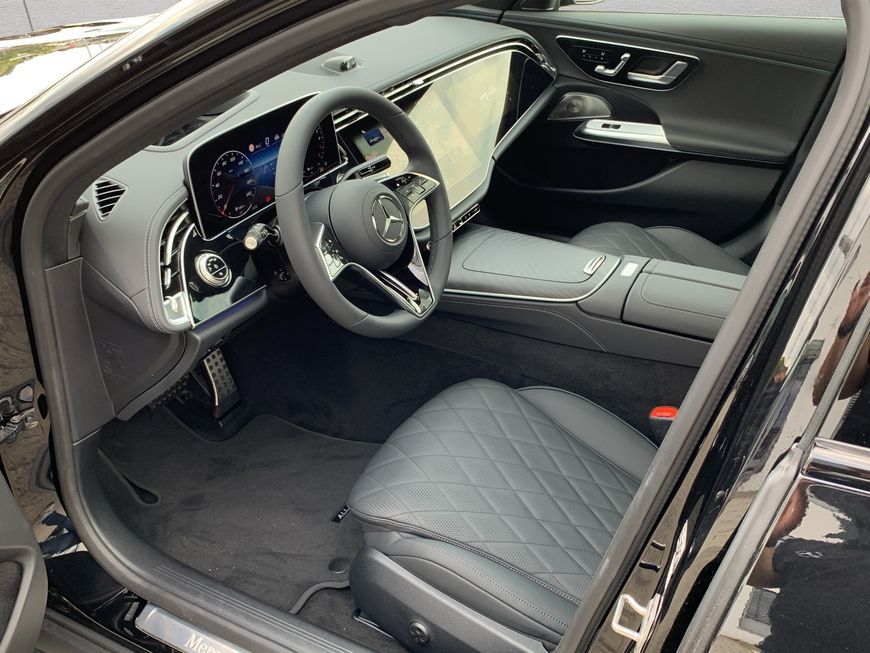 Mercedes-Benz E 300 2025