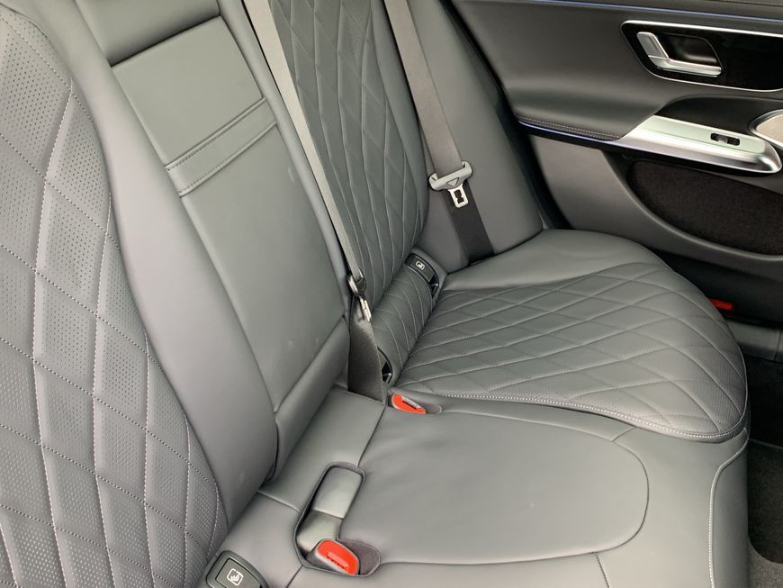 Mercedes-Benz E 300 2025