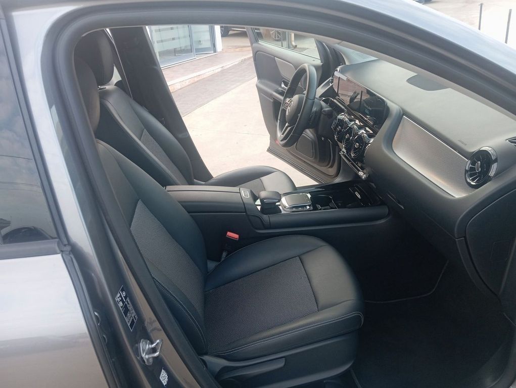 Mercedes-Benz GLA 180 2022