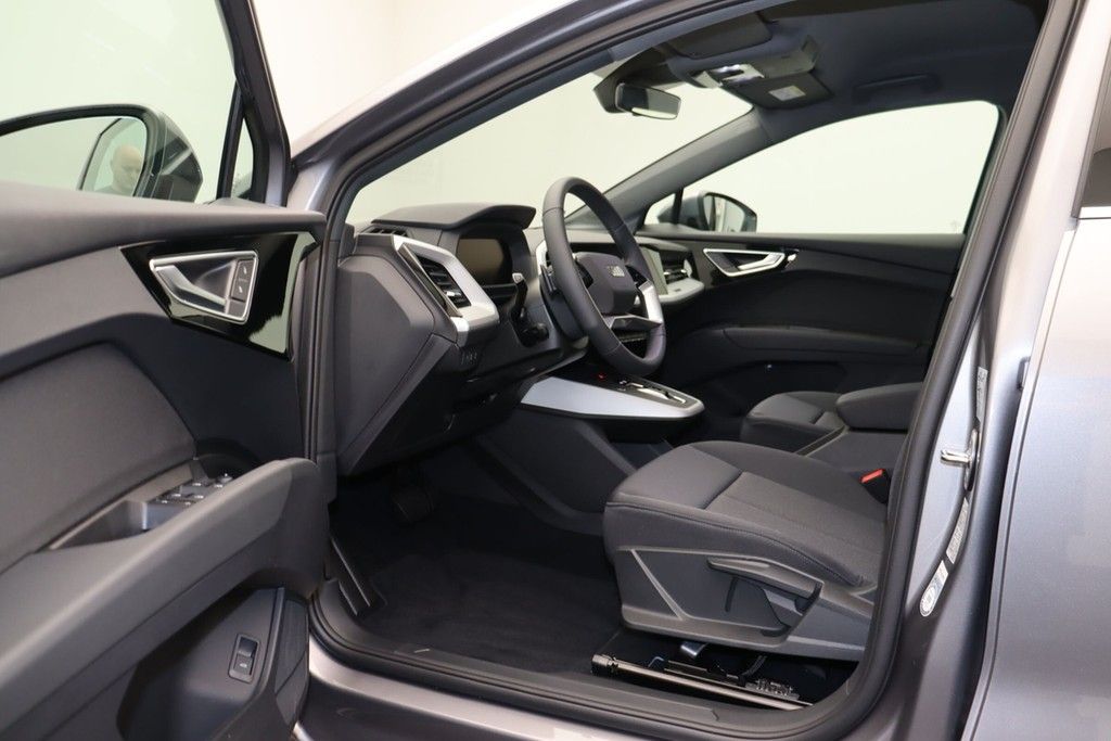 Audi Q4 e-tron 2025