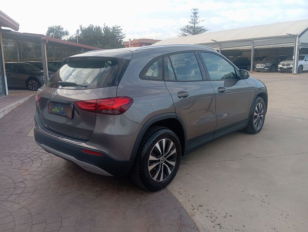 Mercedes-Benz GLA 180 2022