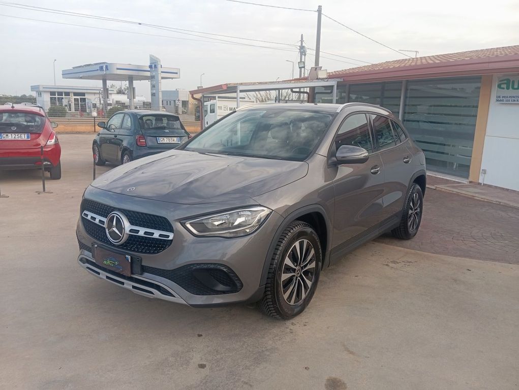 Mercedes-Benz GLA 180 2022