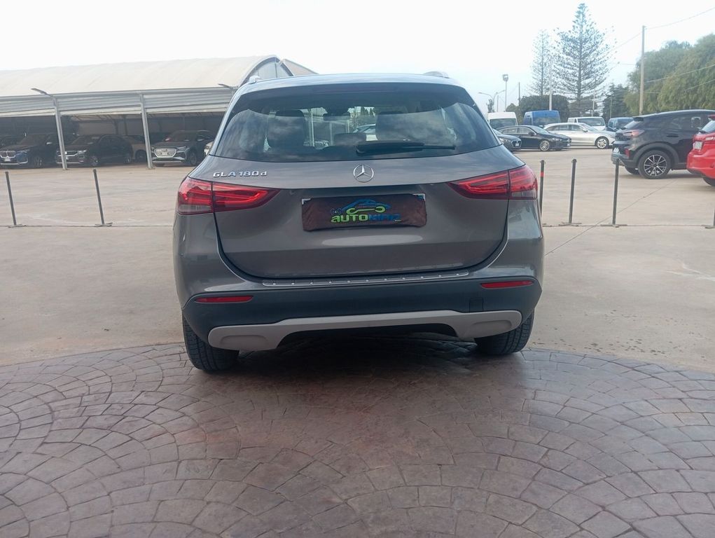 Mercedes-Benz GLA 180 2022