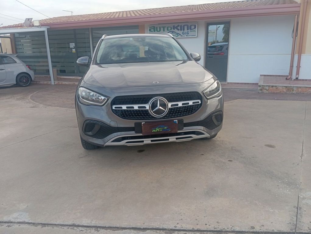 Mercedes-Benz GLA 180 2022