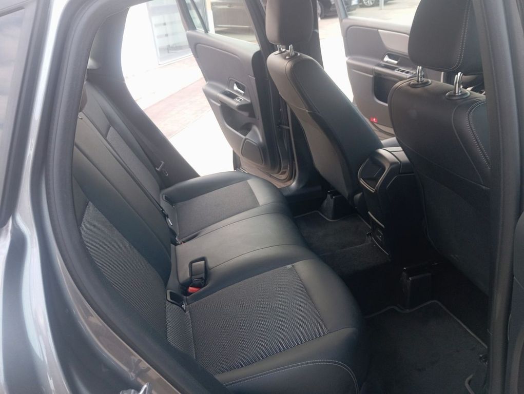 Mercedes-Benz GLA 180 2022