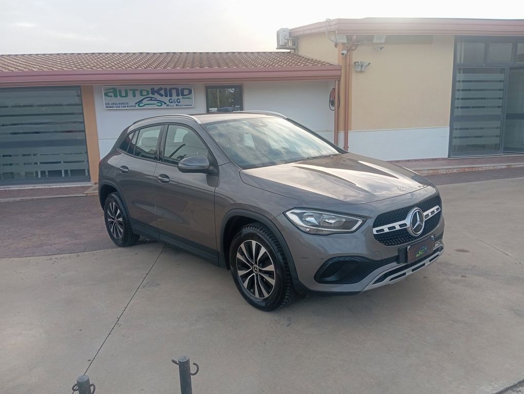 Mercedes-Benz GLA 180 2022
