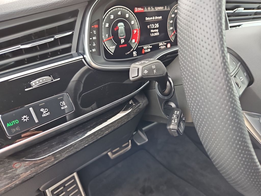Audi SQ8 2024