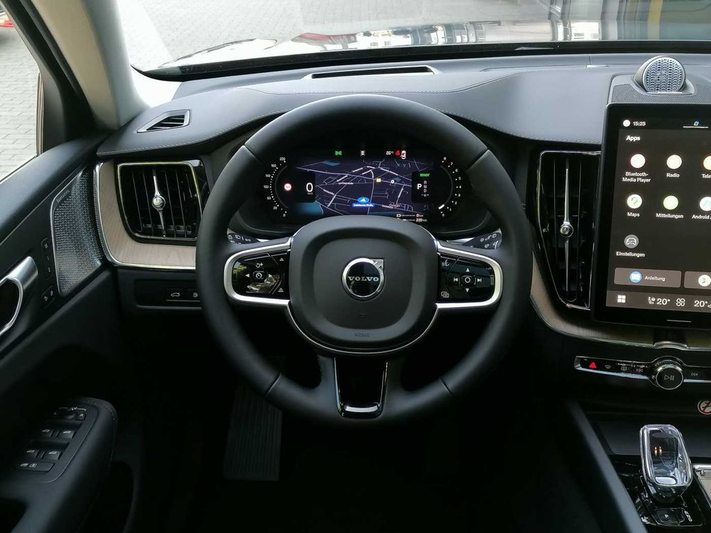 Volvo XC60 2025