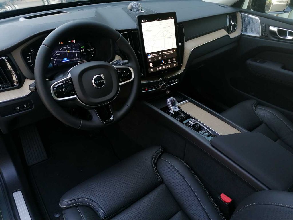 Volvo XC60 2025